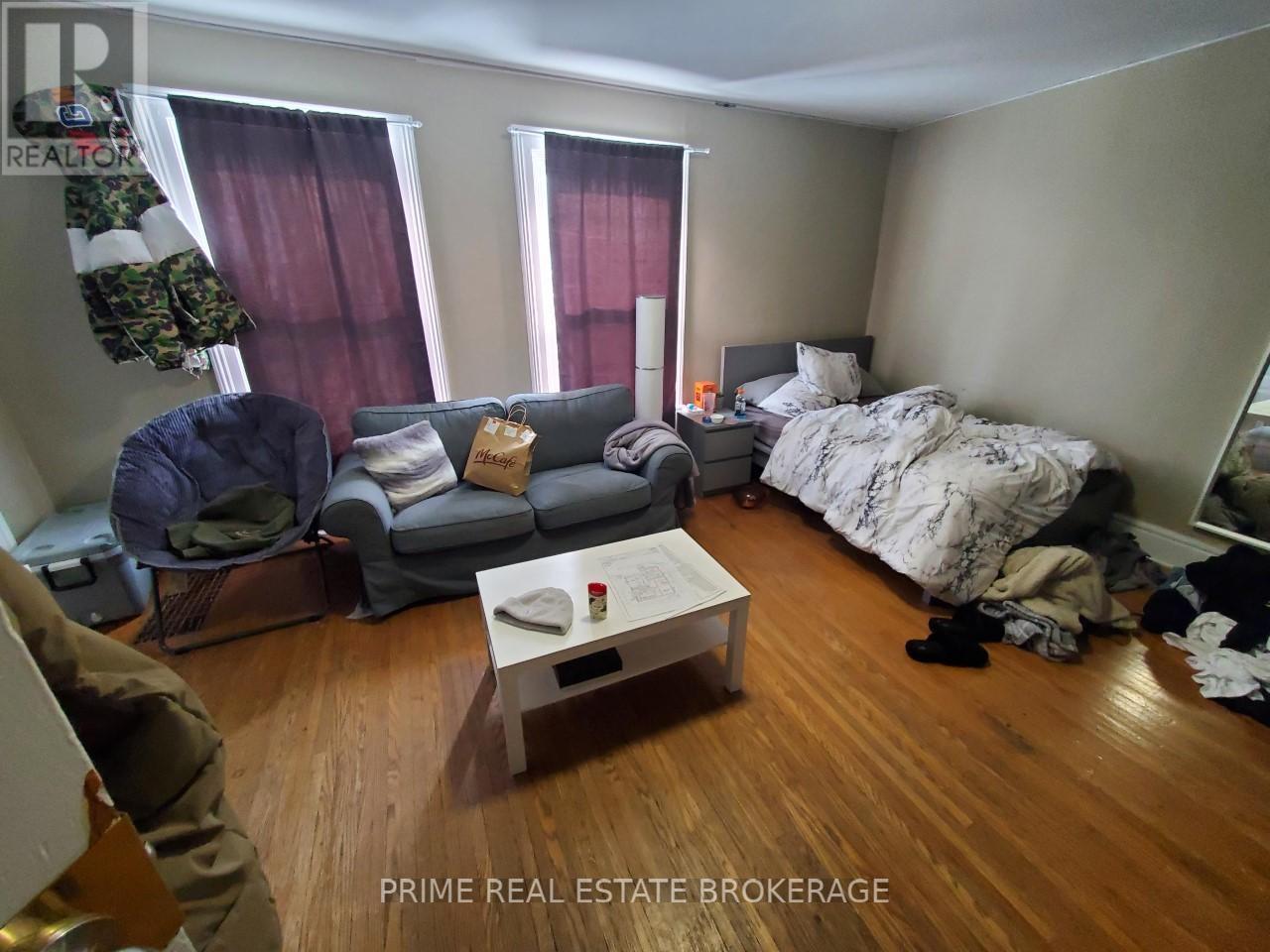 202 Sydenham Street, London East, Ontario  N6A 1W3 - Photo 4 - X12682544