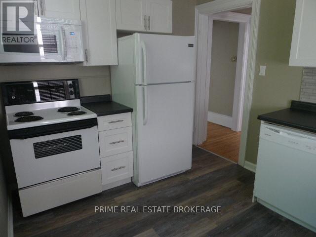 202 Sydenham Street, London East, Ontario  N6A 1W3 - Photo 8 - X12682544