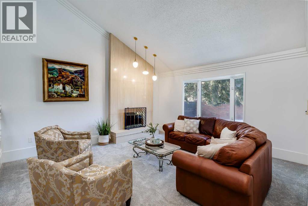 18, 35 Oakmount Court Sw, Calgary, Alberta  T2V 4Y3 - Photo 3 - A2276013