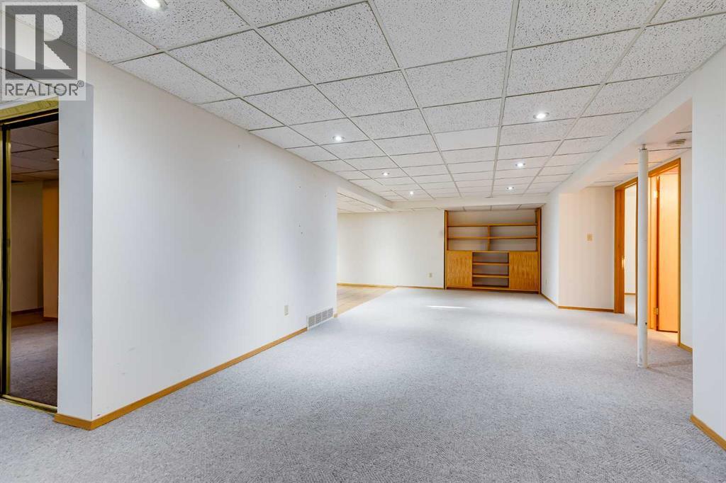 18, 35 Oakmount Court Sw, Calgary, Alberta  T2V 4Y3 - Photo 32 - A2276013