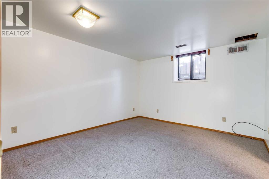 18, 35 Oakmount Court Sw, Calgary, Alberta  T2V 4Y3 - Photo 35 - A2276013