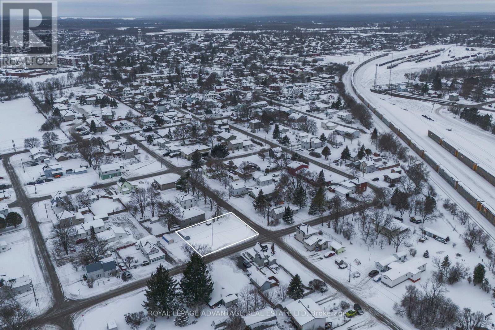 19 Lila Street, Montague, Ontario  K7A 2X2 - Photo 13 - X12682514