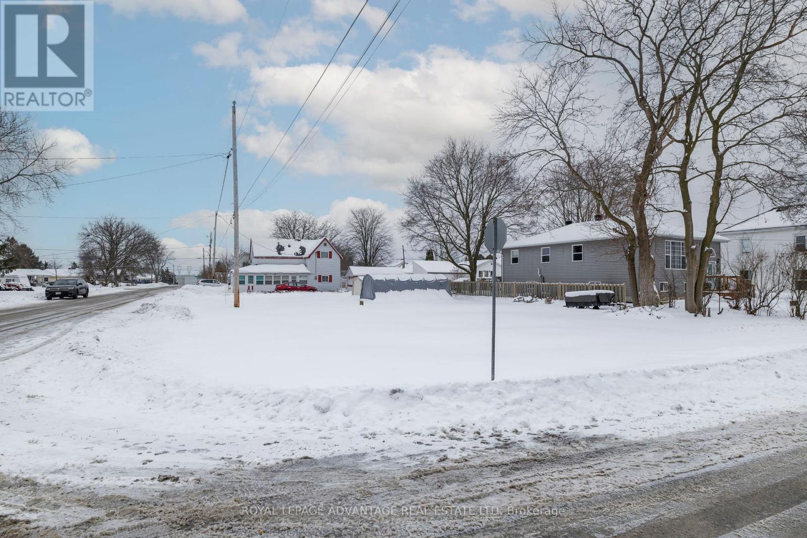 19 Lila Street, Montague, Ontario  K7A 2X2 - Photo 5 - X12682514