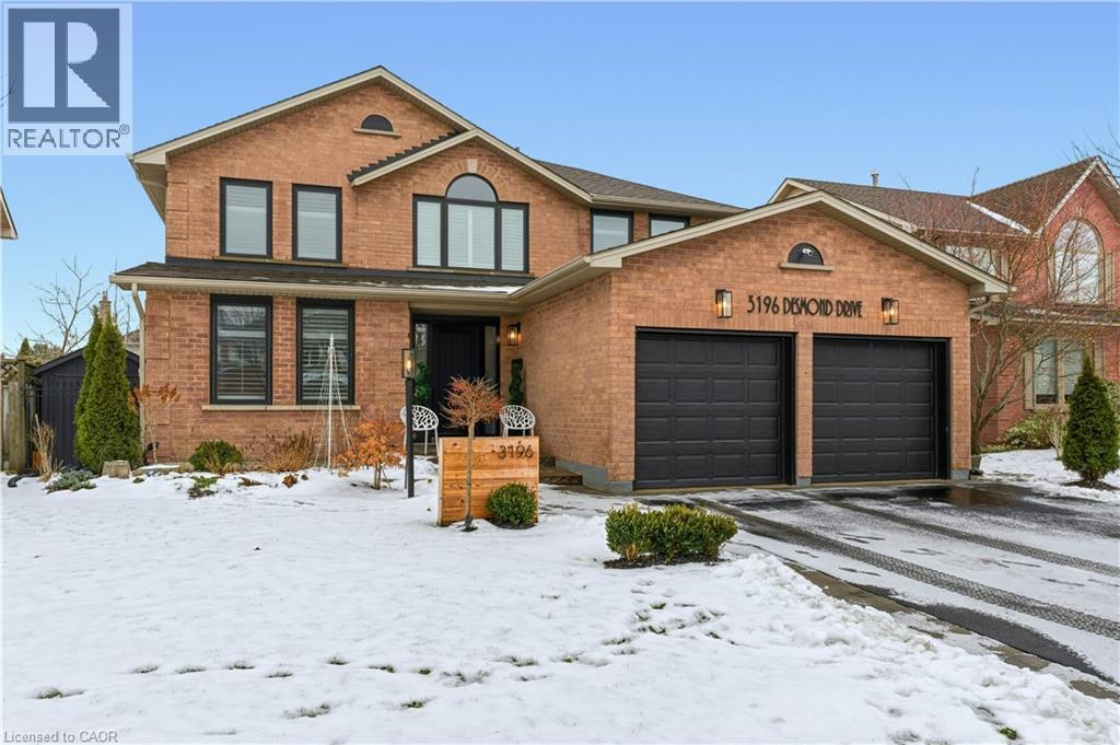 3196 DESMOND Drive, Burlington, Ontario