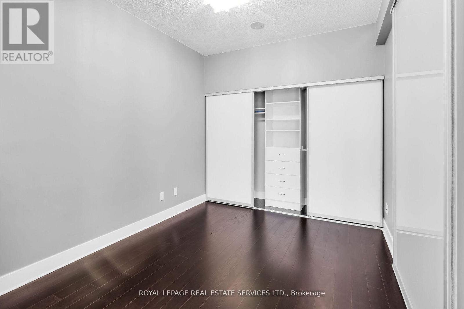 330 - 90 Stadium Road, Toronto, Ontario  M5V 3W5 - Photo 6 - C12682560