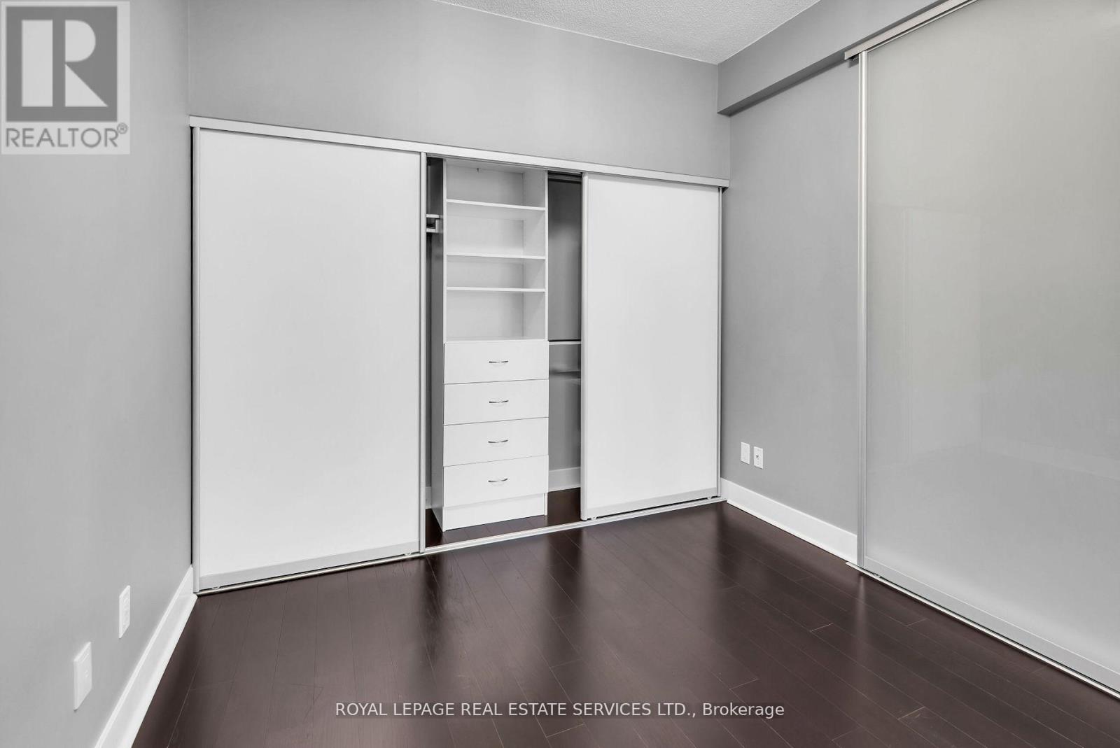 330 - 90 Stadium Road, Toronto, Ontario  M5V 3W5 - Photo 7 - C12682560