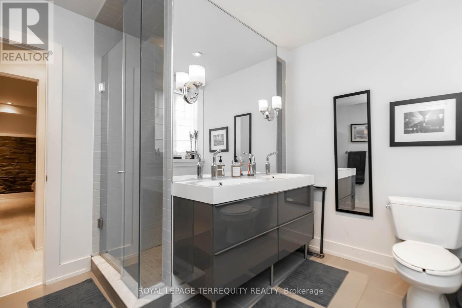 11 1/2 Rose Avenue, Toronto, Ontario  M4X 1N6 - Photo 10 - C12682574