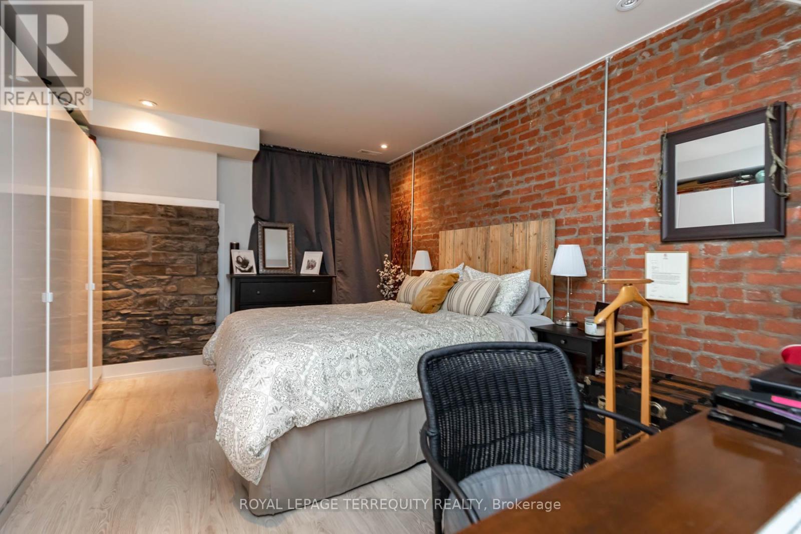 11 1/2 Rose Avenue, Toronto, Ontario  M4X 1N6 - Photo 8 - C12682574