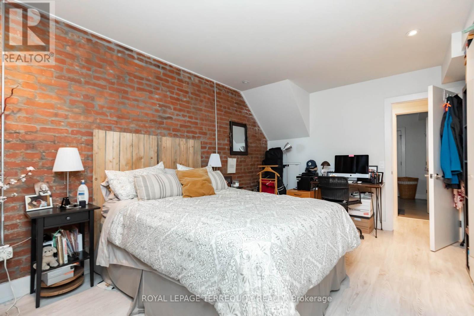 11 1/2 Rose Avenue, Toronto, Ontario  M4X 1N6 - Photo 9 - C12682574