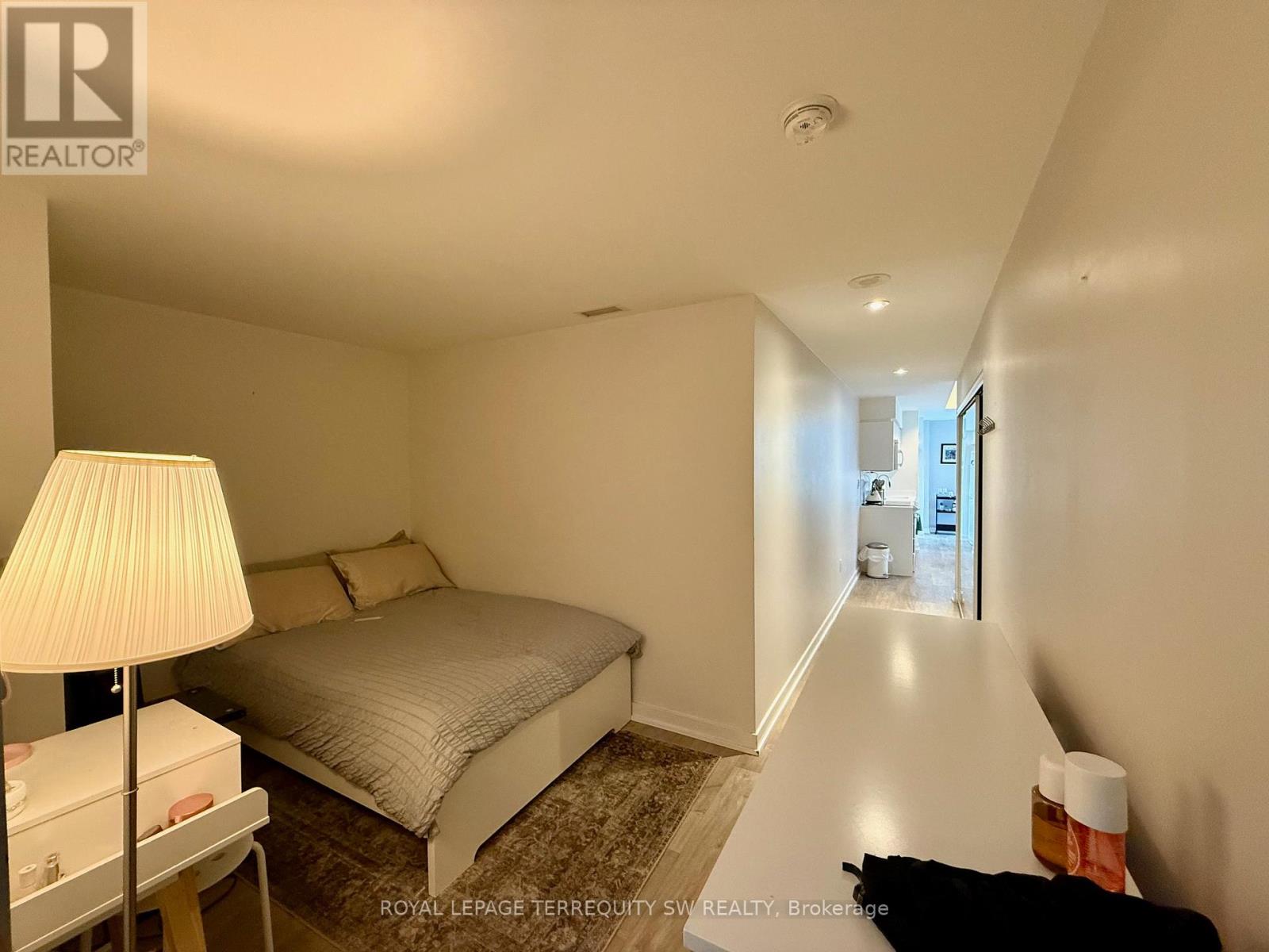 1033 - 21 Iceboat Terrace, Toronto, Ontario  M5V 4A9 - Photo 6 - C12682596