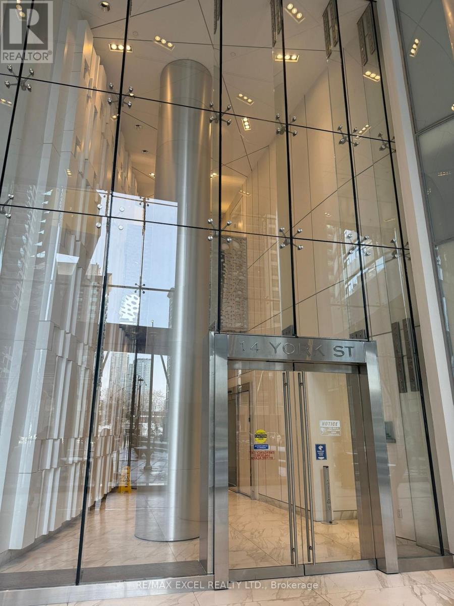 4201 - 14 York Street, Toronto, Ontario  M5J 2Z2 - Photo 2 - C12682598