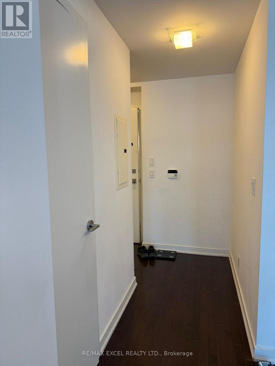 4201 - 14 York Street, Toronto, Ontario  M5J 2Z2 - Photo 3 - C12682598