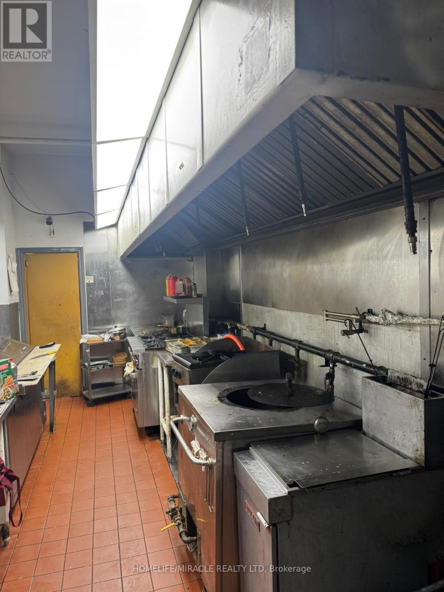 1348 Kennedy Road, Toronto, Ontario  M1P 2L6 - Photo 8 - E12682590