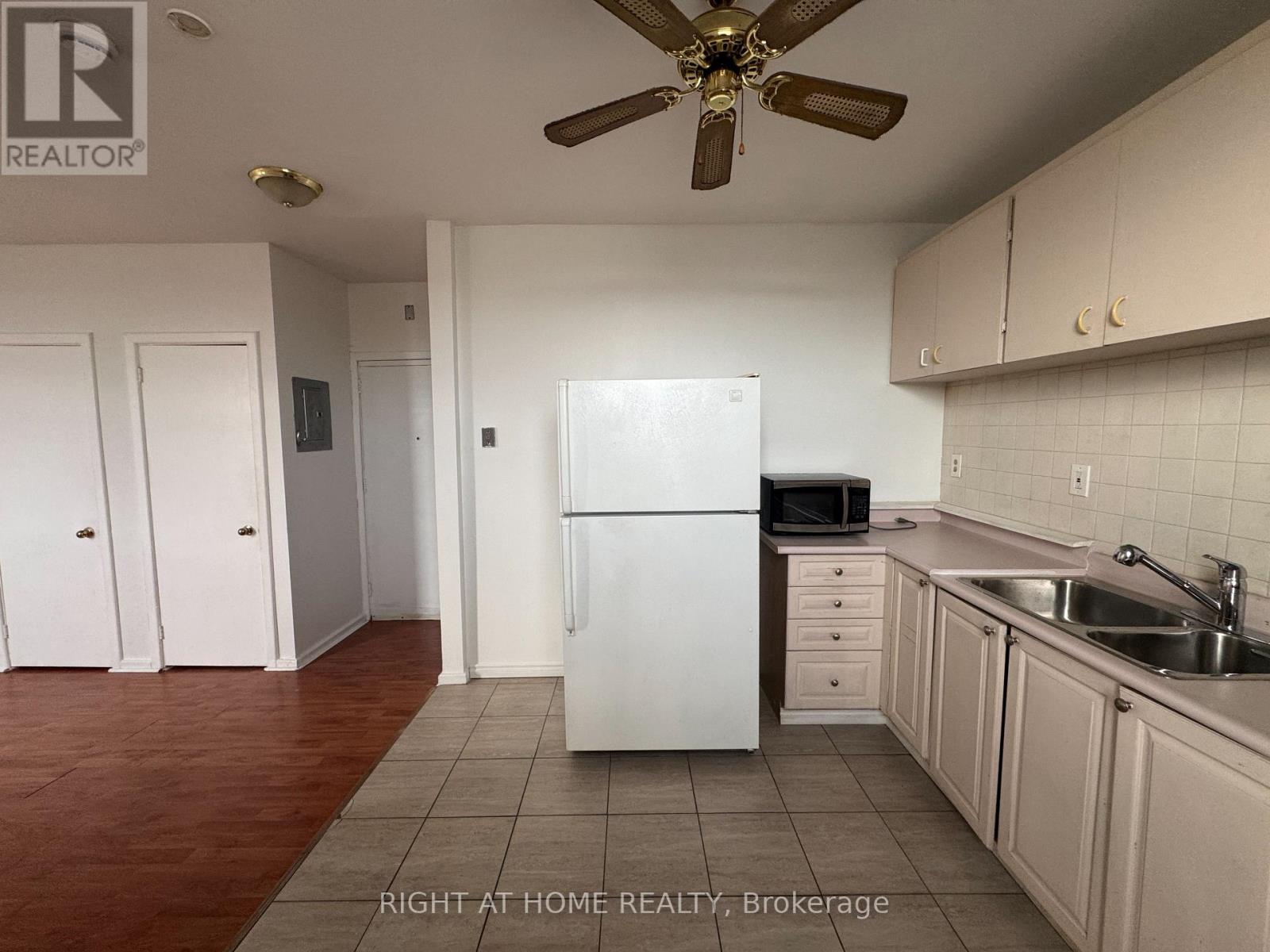 3 - 279 Drouillard Road, Windsor, Ontario  N8Y 2P4 - Photo 9 - X12515420