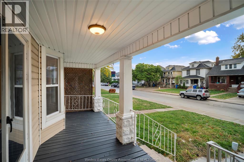 676 Moy, Windsor, Ontario  N9A 2N6 - Photo 3 - 26000709