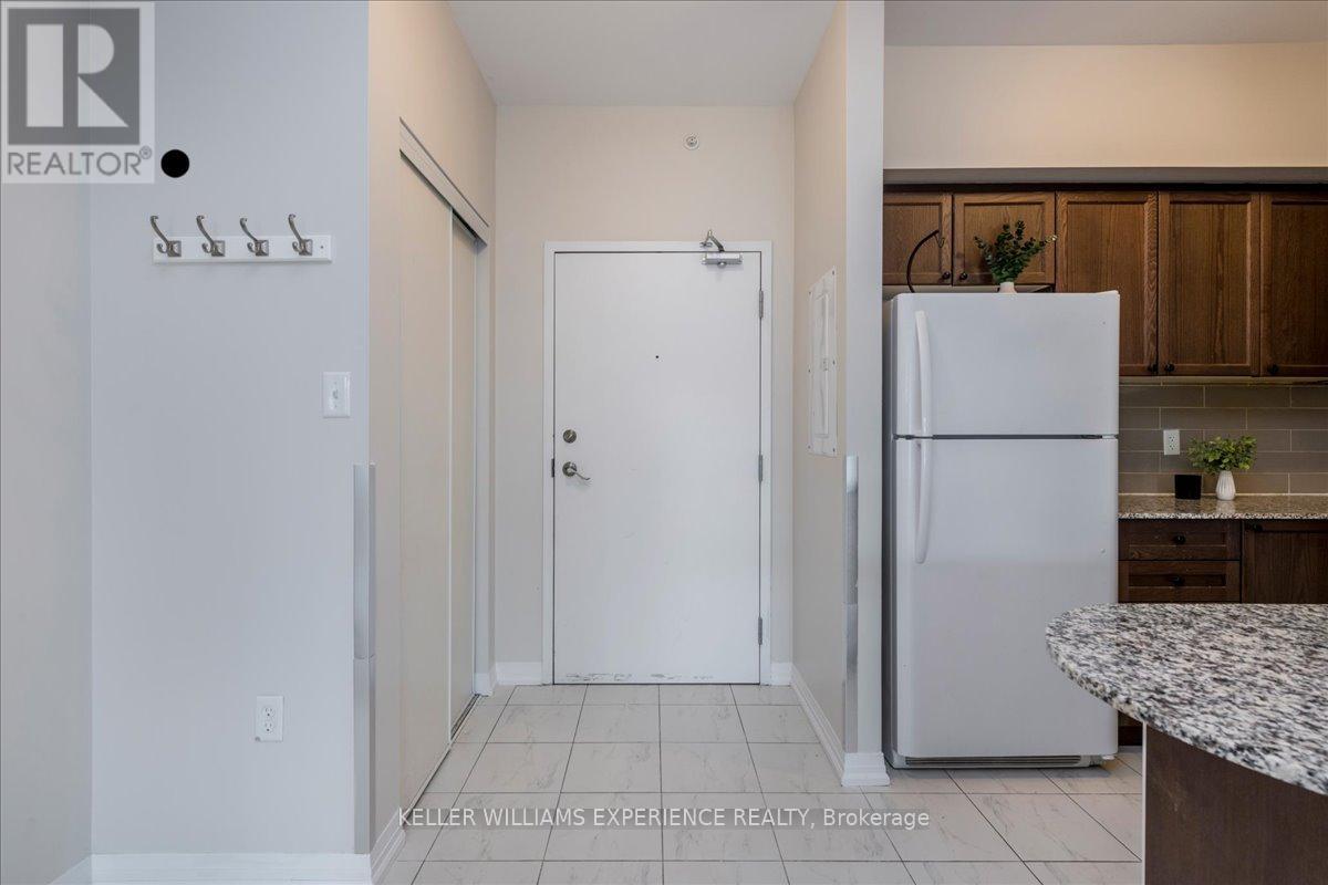 404 - 300 Essa Road, Barrie, Ontario  L4N 9Y4 - Photo 5 - S12682588