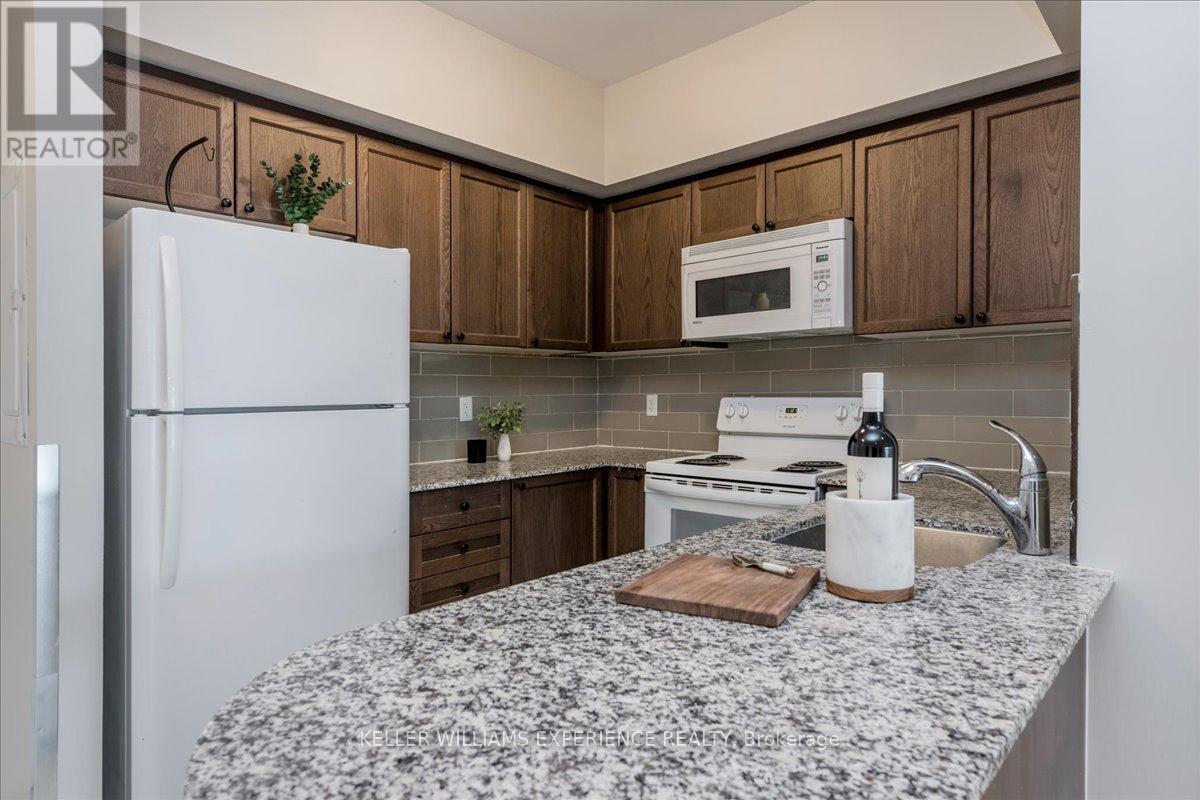 404 - 300 Essa Road, Barrie, Ontario  L4N 9Y4 - Photo 7 - S12682588