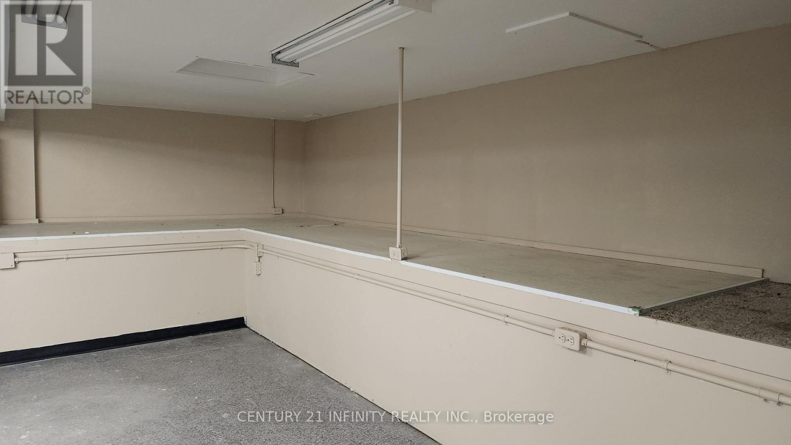 B - 907 Simcoe Street N, Oshawa, Ontario  L1G 4W1 - Photo 2 - E12580088