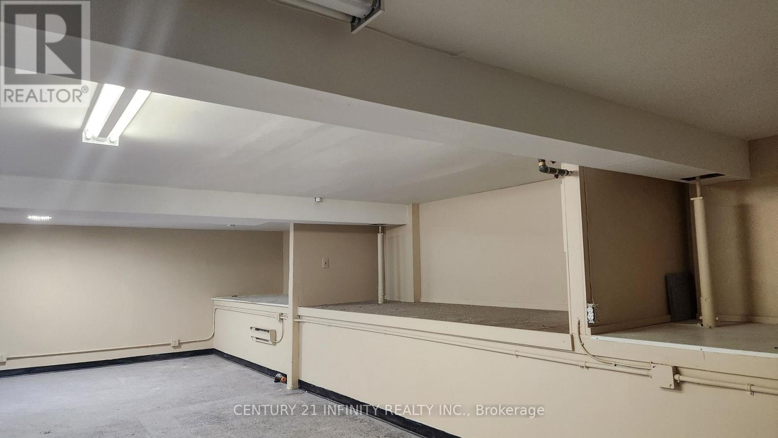 B - 907 Simcoe Street N, Oshawa, Ontario  L1G 4W1 - Photo 4 - E12580088