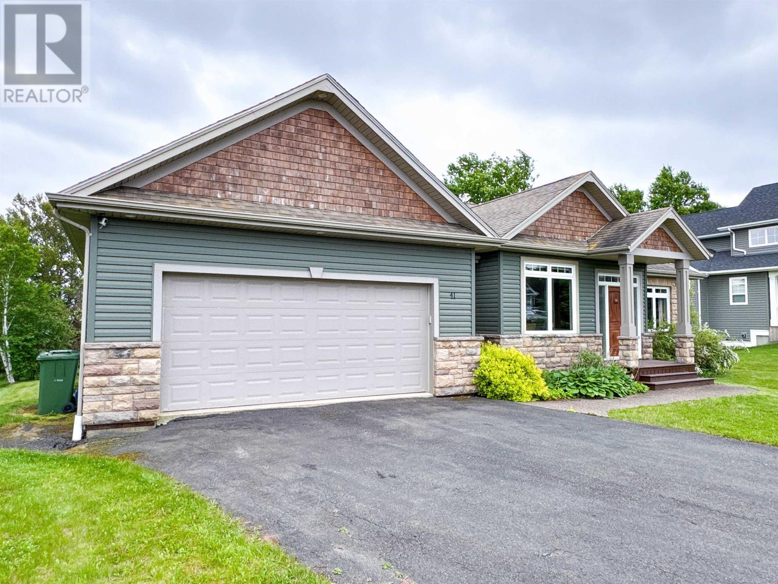 41 Southampton Drive, Stratford, Prince Edward Island  C1B 0B2 - Photo 2 - 202600523