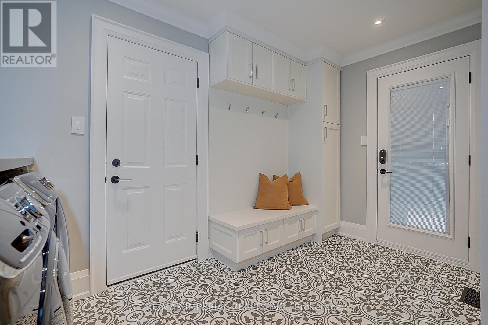 1832 Pine Siskin Court, Mississauga, Ontario  L5L 2Y3 - Photo 25 - W12682576