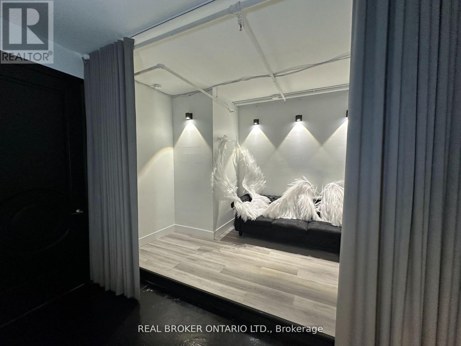 101 - 7 - 2847 Lake Shore Boulevard W, Toronto, Ontario  M8V 1H8 - Photo 2 - W12682586