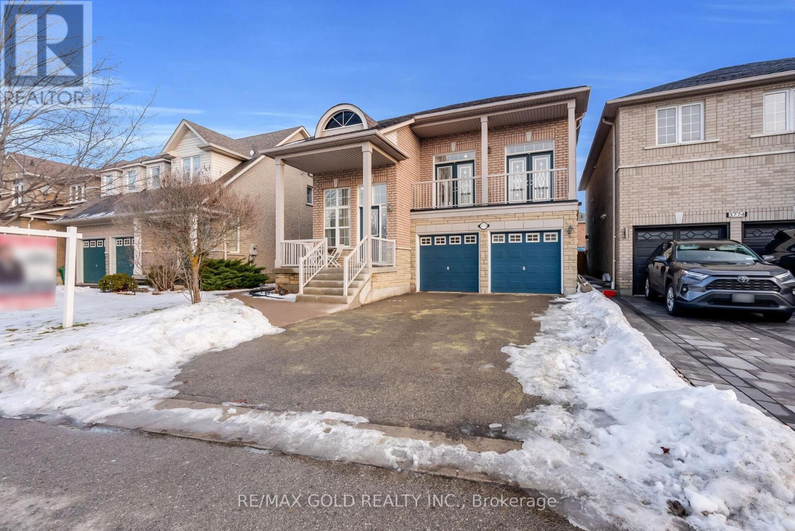 3770 Brinwood Gate, Mississauga, Ontario  L5M 7H2 - Photo 2 - W12681844