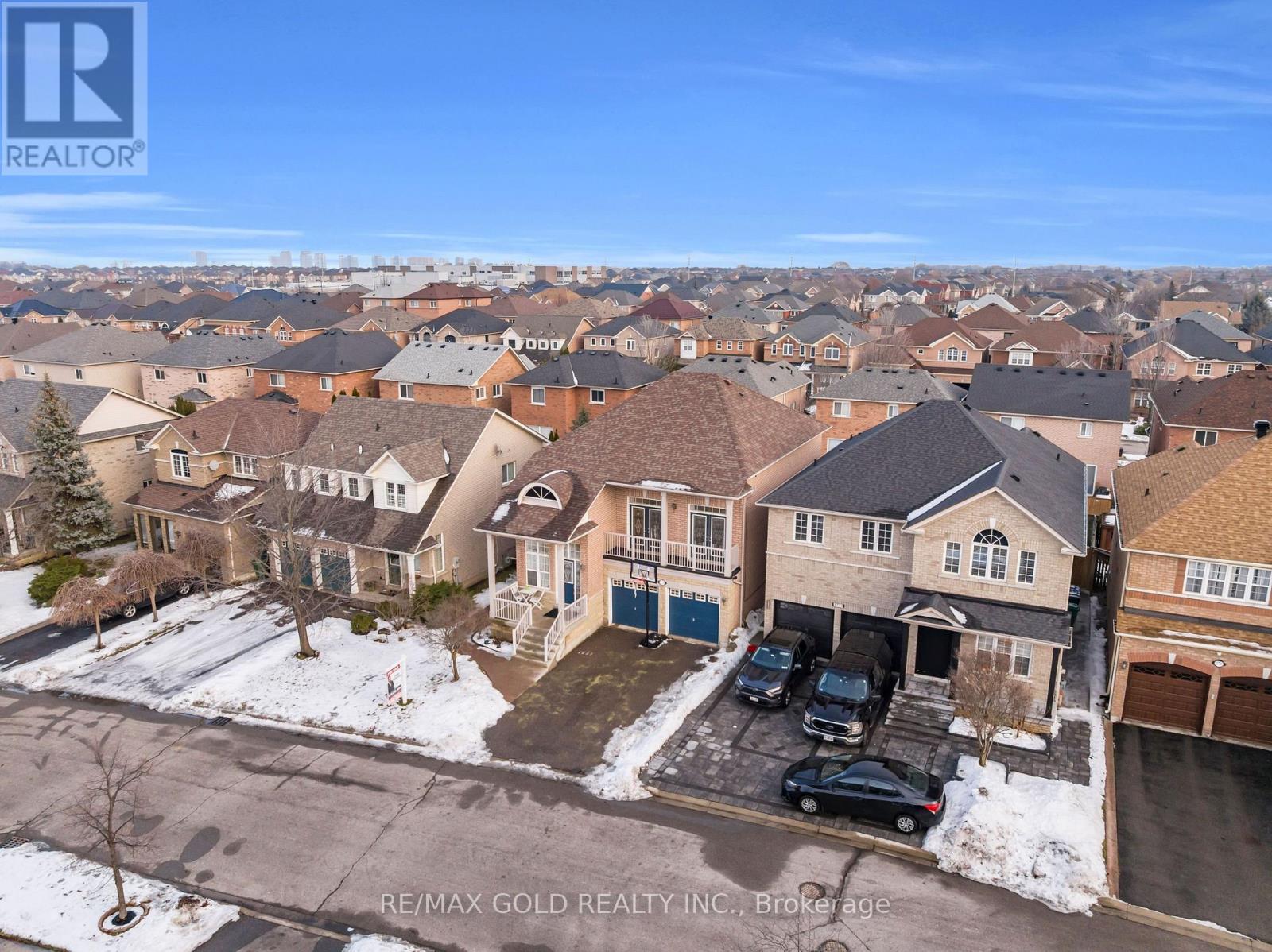 3770 Brinwood Gate, Mississauga, Ontario  L5M 7H2 - Photo 3 - W12681844