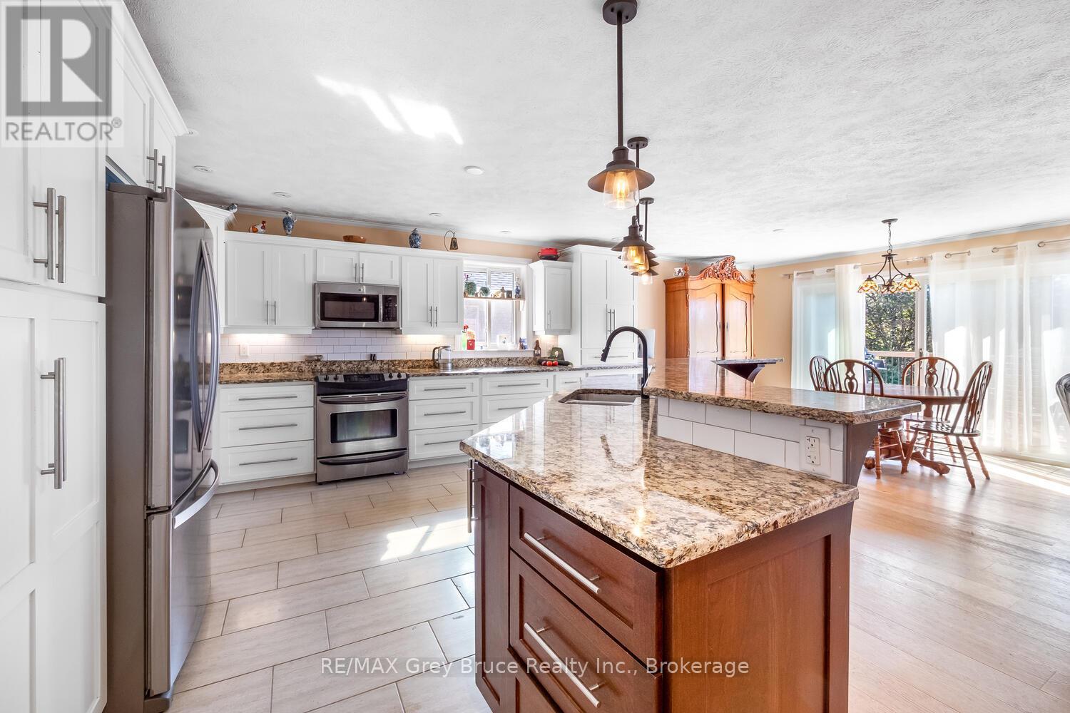 958 Highland Street, Saugeen Shores, Ontario  N0H 2C2 - Photo 10 - X12682612