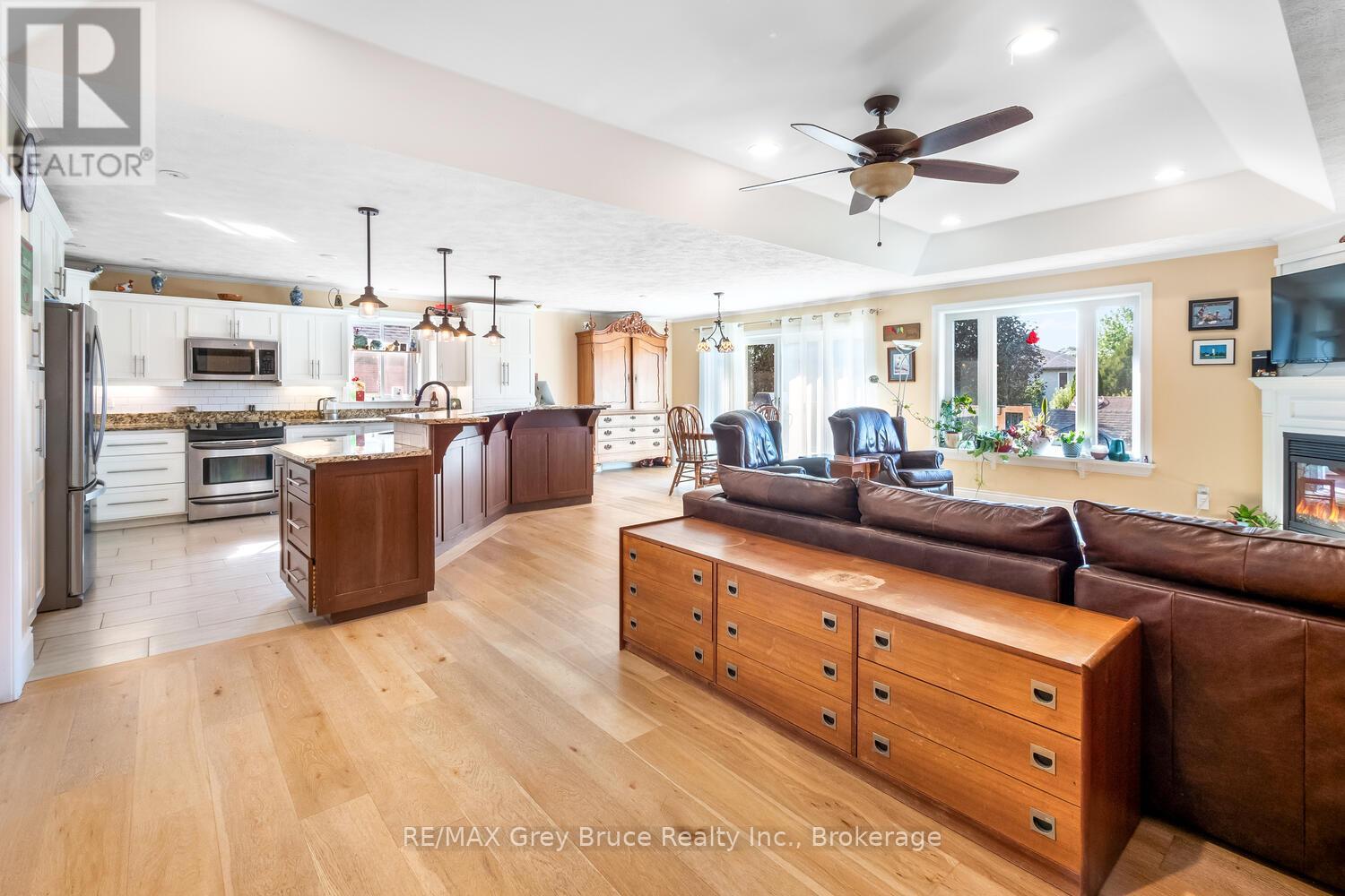 958 Highland Street, Saugeen Shores, Ontario  N0H 2C2 - Photo 9 - X12682612