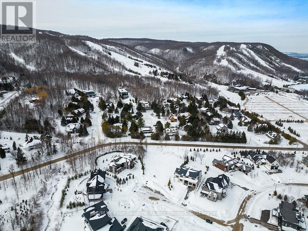 105 Grindelwald Court, Blue Mountains, Ontario  L9Y 0S4 - Photo 2 - X12682712