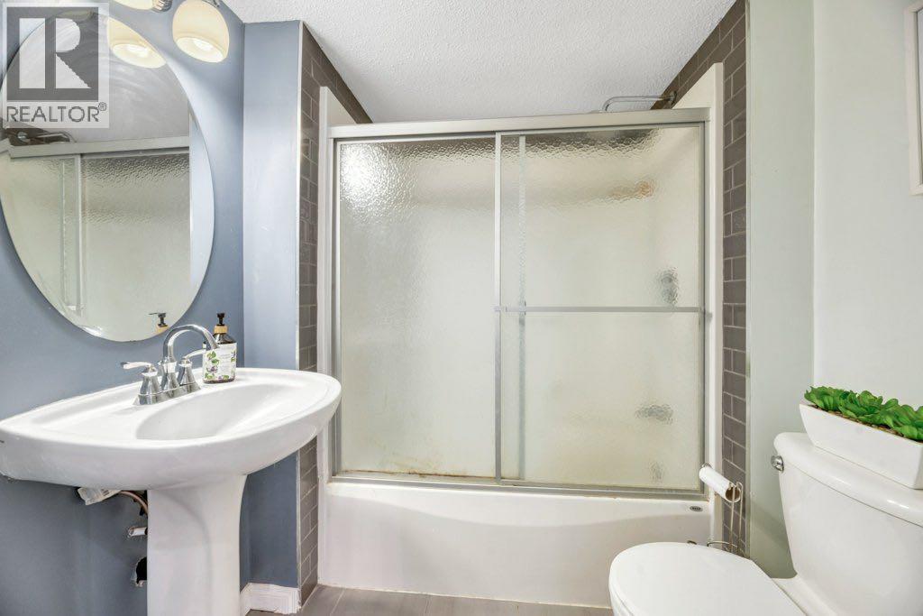 319 Saddlebrook Circle E, Calgary, Alberta  T3J 0J9 - Photo 33 - A2258515