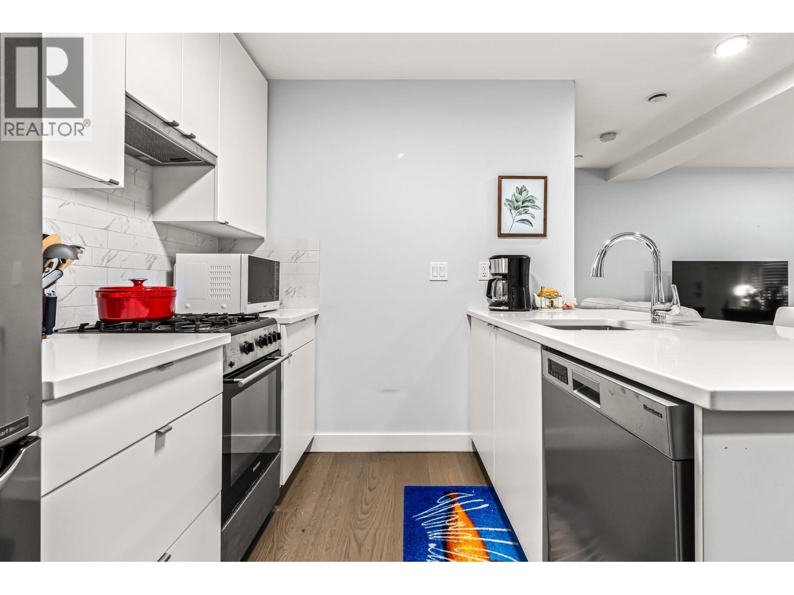 437 Vernon Drive, Vancouver, British Columbia  V6A 3N4 - Photo 30 - R3071420