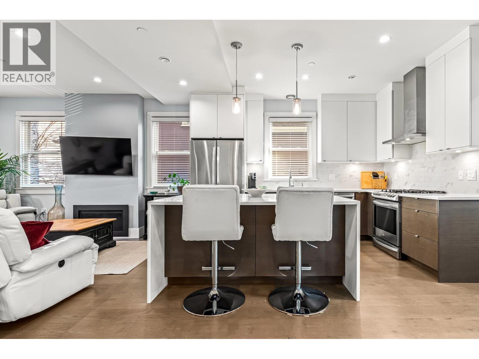 437 Vernon Drive, Vancouver, British Columbia  V6A 3N4 - Photo 12 - R3071420