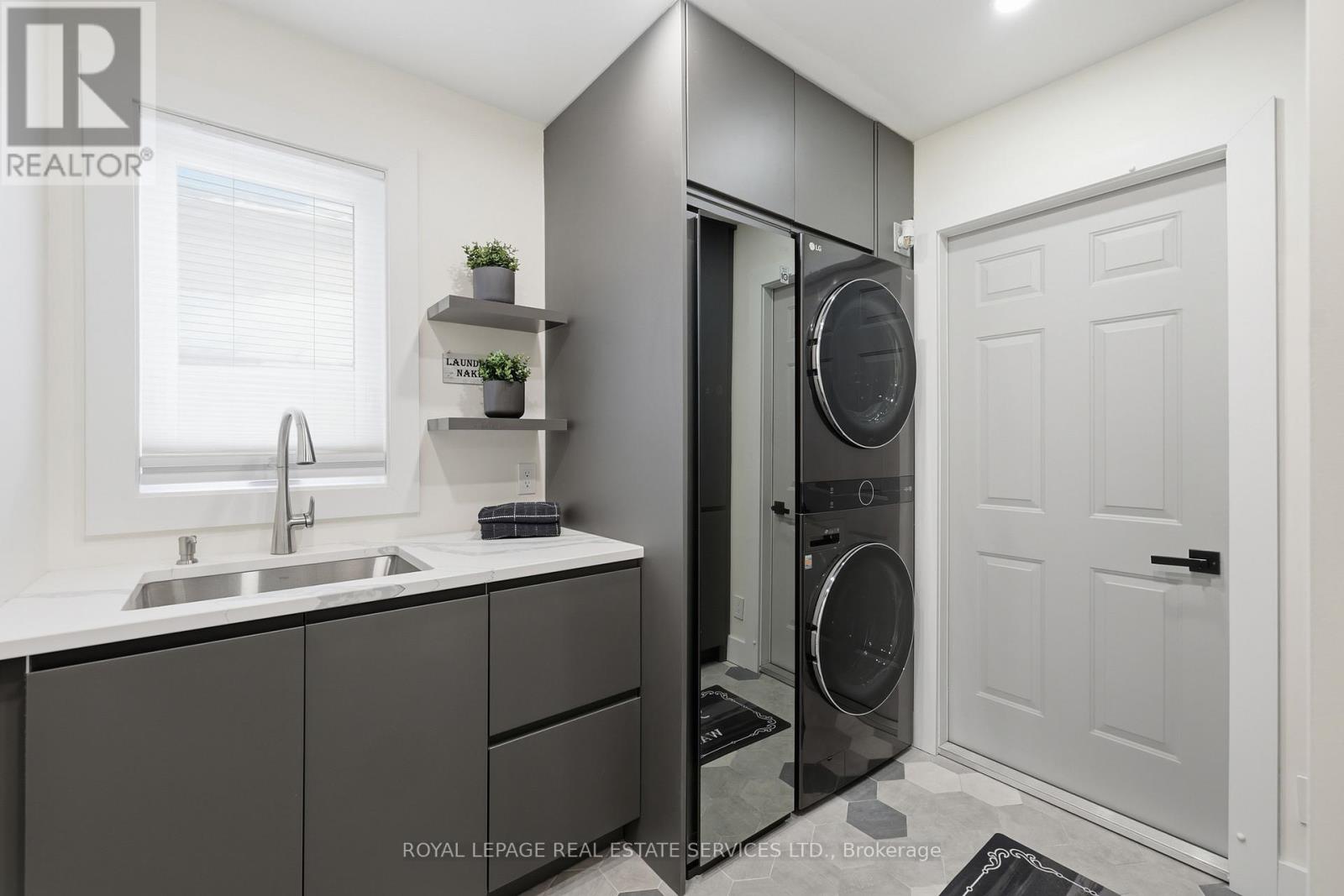 239 Rolling Acres Court, Kitchener, Ontario  N2A 3W5 - Photo 14 - X12681394