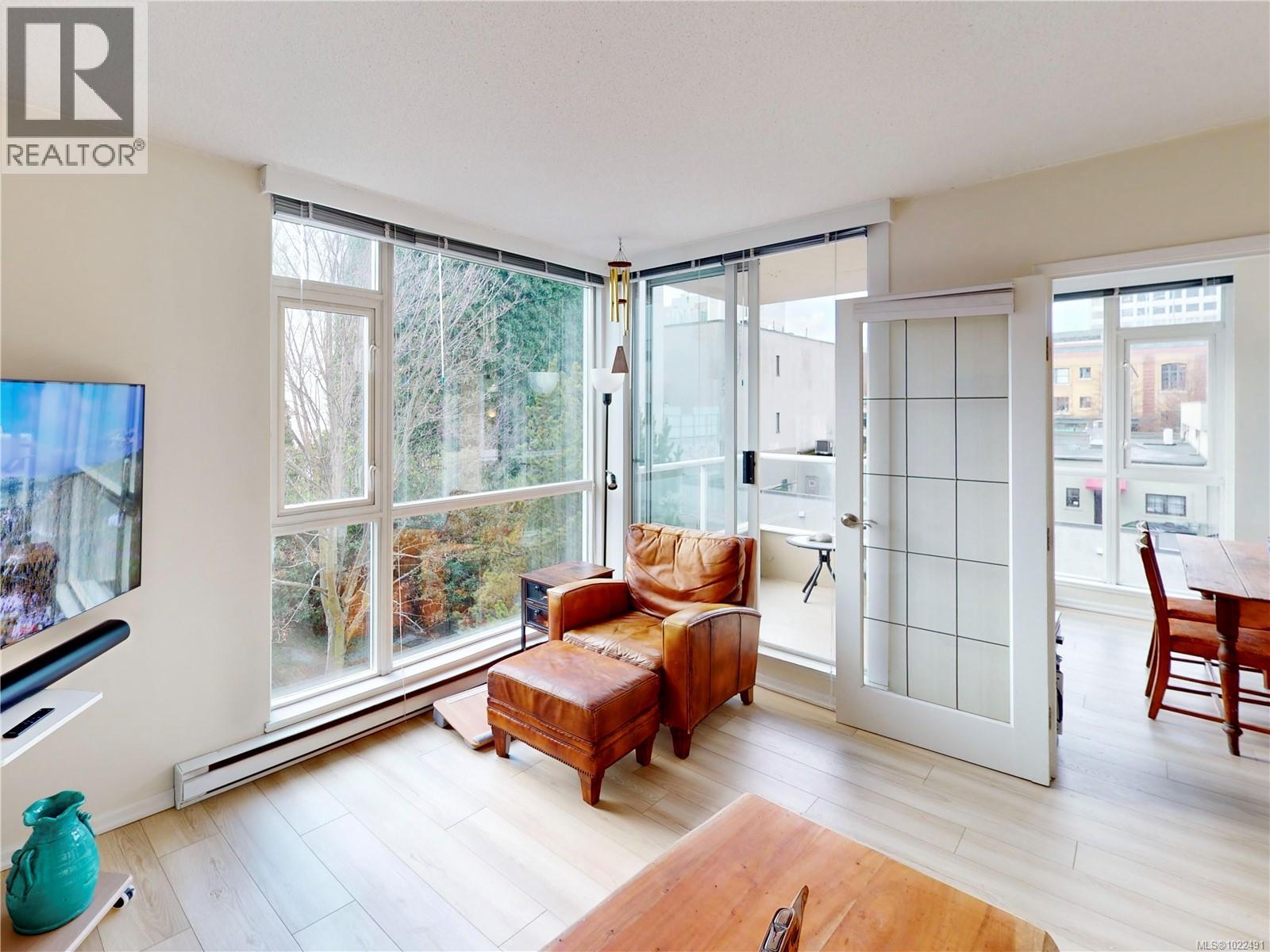 312 835 View St, Victoria, British Columbia  V8W 3W8 - Photo 4 - 1022491