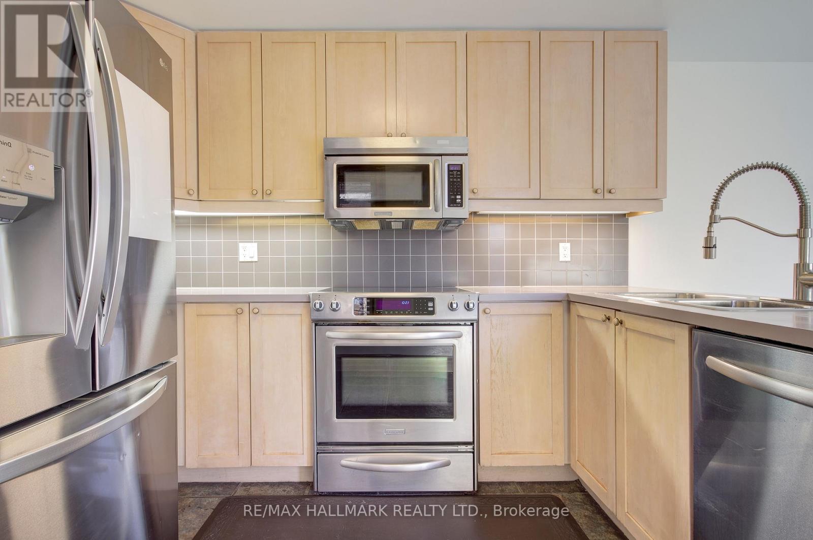 Upper - 39 Grange Avenue, Toronto, Ontario  M5T 1C6 - Photo 17 - C12682616