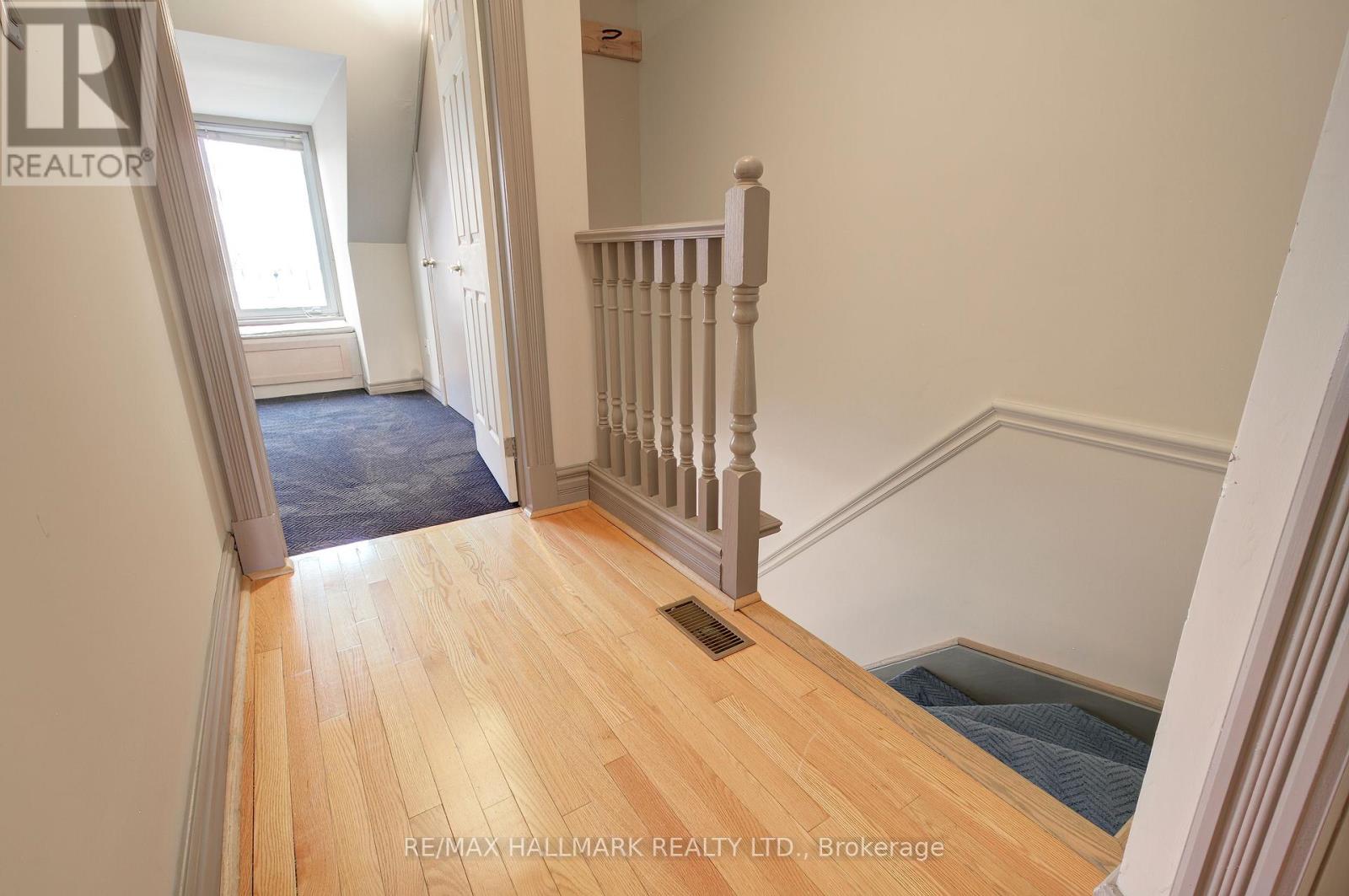 Upper - 39 Grange Avenue, Toronto, Ontario  M5T 1C6 - Photo 29 - C12682616