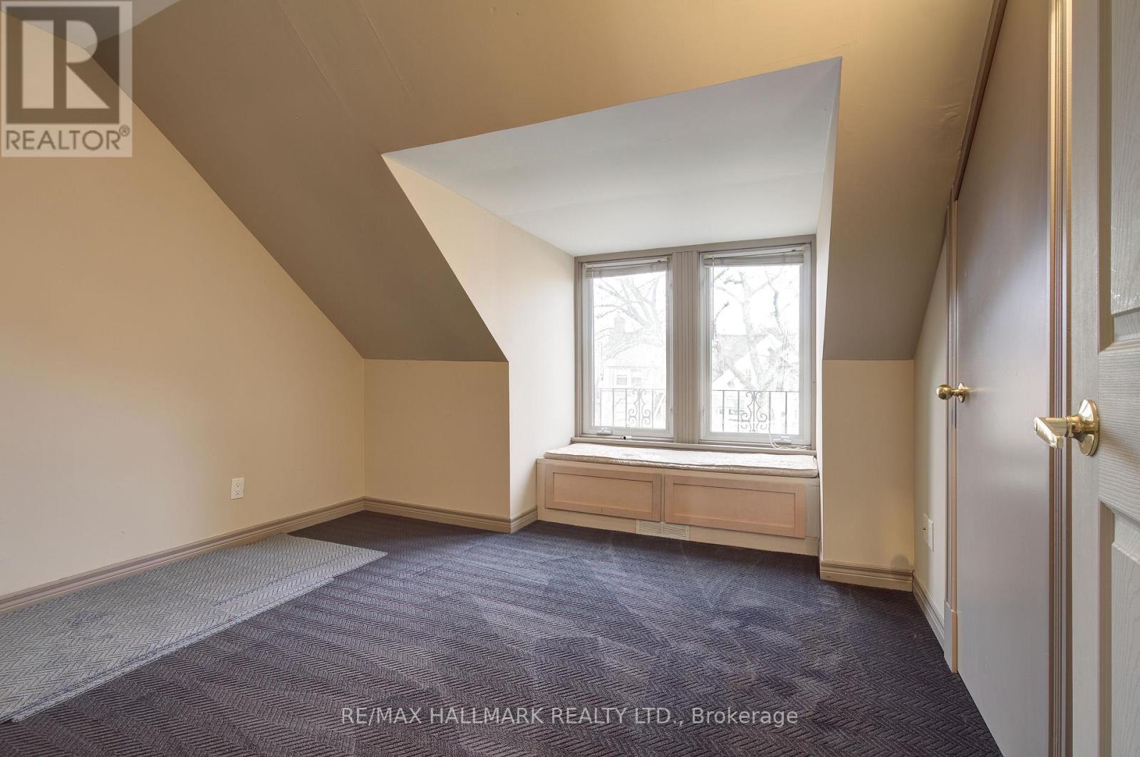 Upper - 39 Grange Avenue, Toronto, Ontario  M5T 1C6 - Photo 30 - C12682616