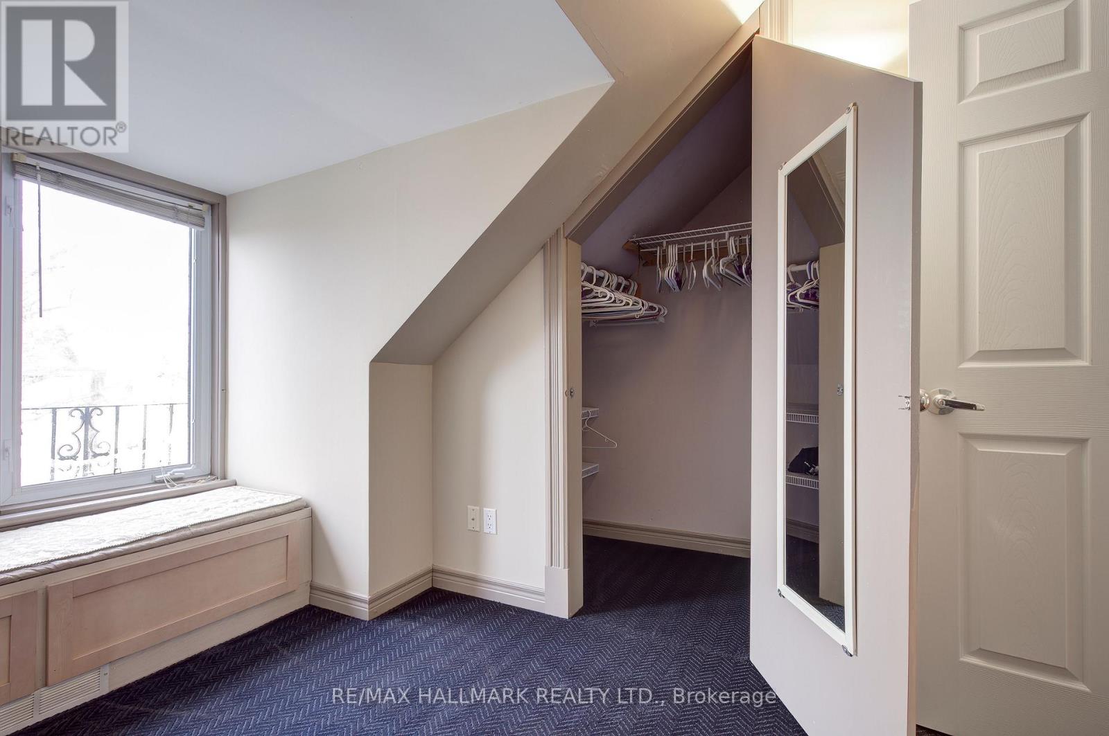 Upper - 39 Grange Avenue, Toronto, Ontario  M5T 1C6 - Photo 32 - C12682616