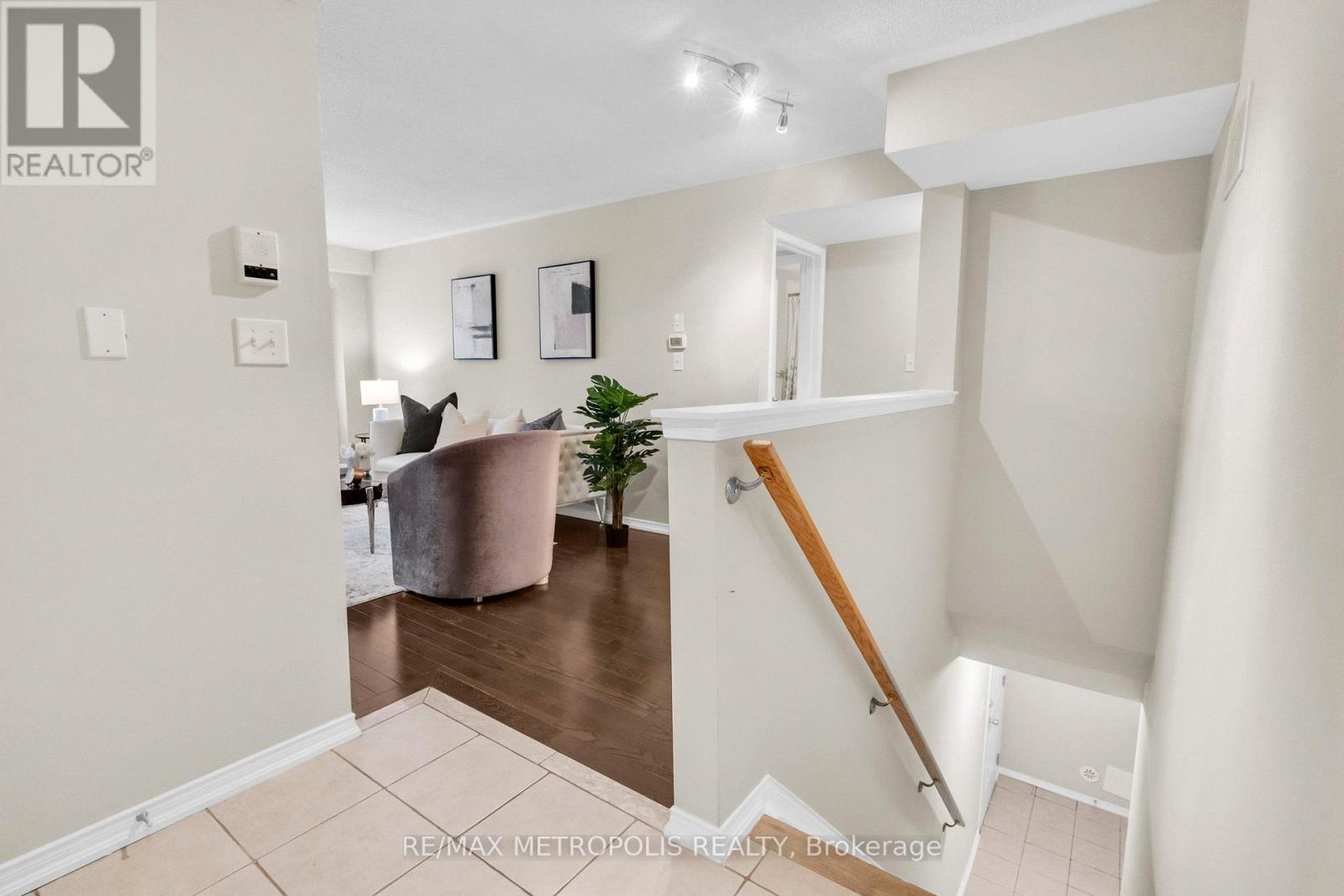 13 - 669a Warden Avenue, Toronto, Ontario  M1L 0G3 - Photo 4 - E12682652