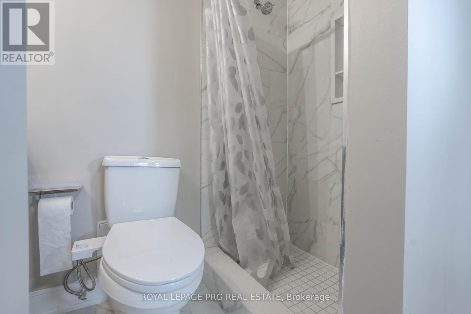 Upper Floor - 33 Glenmore Crescent, Brampton, Ontario  L6S 1H9 - Photo 22 - W12682600