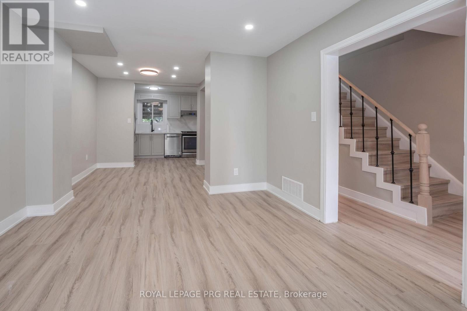 Upper Floor - 33 Glenmore Crescent, Brampton, Ontario  L6S 1H9 - Photo 6 - W12682600