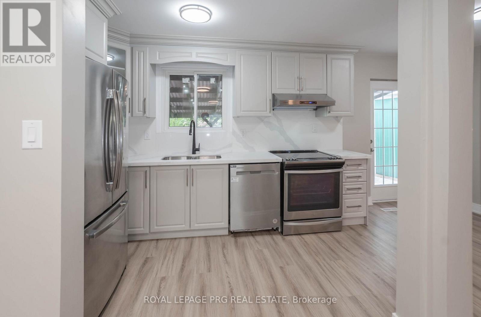 Upper Floor - 33 Glenmore Crescent, Brampton, Ontario  L6S 1H9 - Photo 8 - W12682600