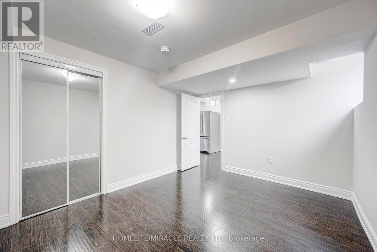 14 Vezna Crescent, Brampton, Ontario  L6X 5K6 - Photo 31 - W12682606