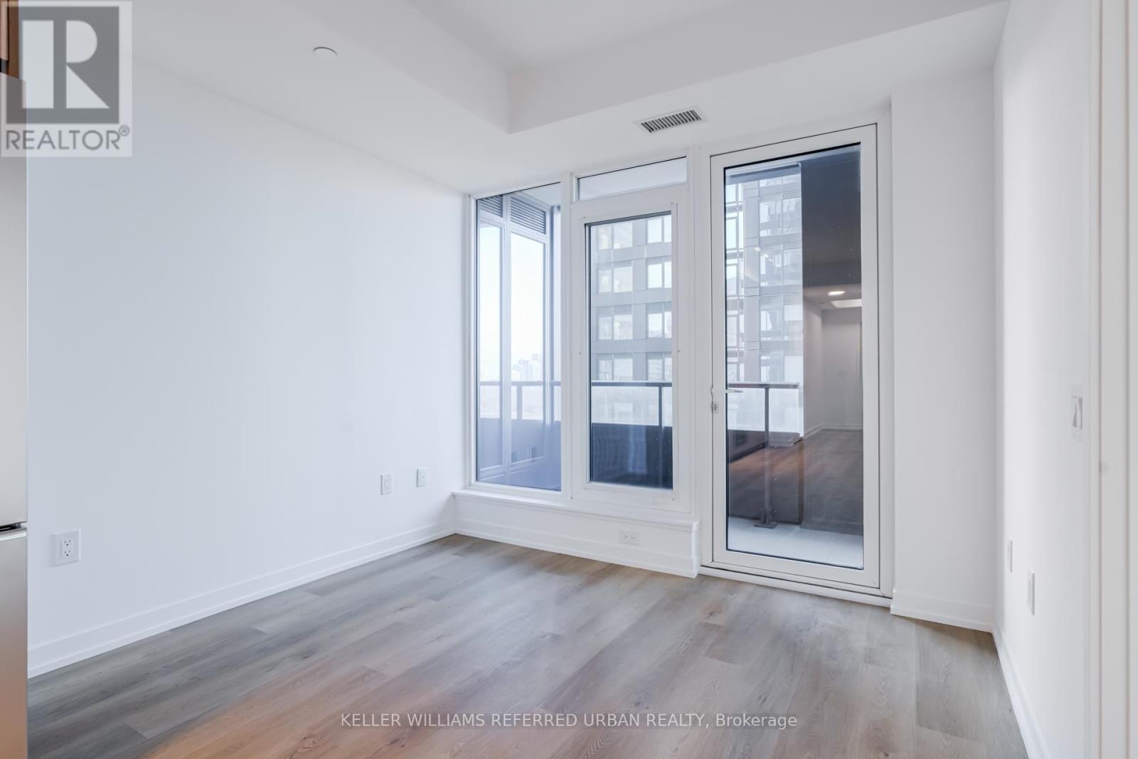 1412 - 395 Square One Drive, Mississauga, Ontario  L5B 0P6 - Photo 12 - W12682624