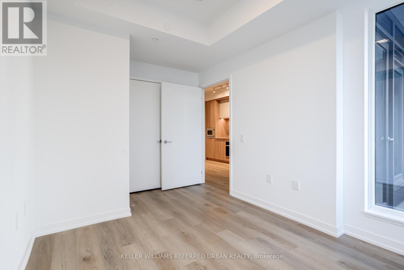 1412 - 395 Square One Drive, Mississauga, Ontario  L5B 0P6 - Photo 15 - W12682624