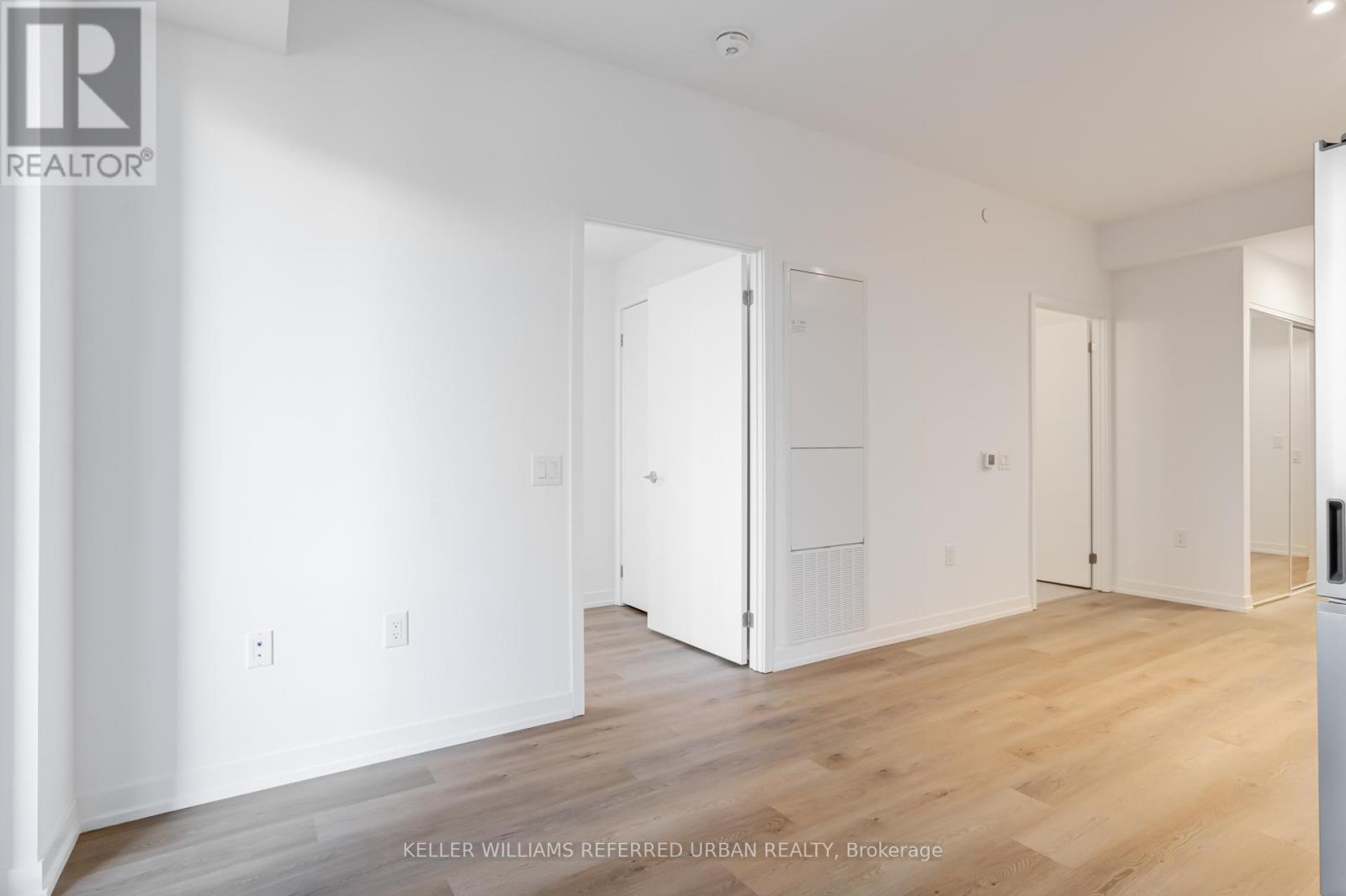 1412 - 395 Square One Drive, Mississauga, Ontario  L5B 0P6 - Photo 17 - W12682624