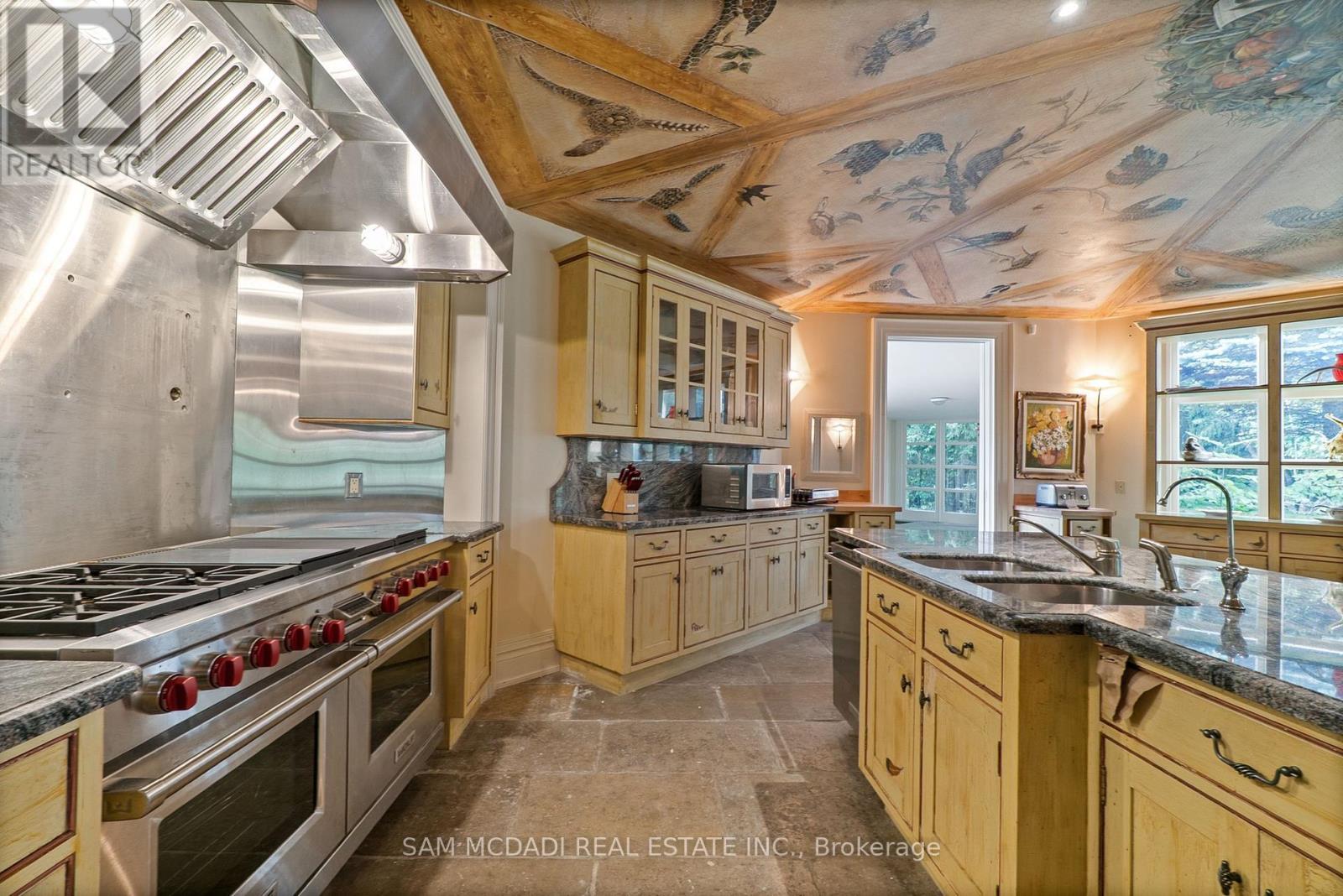 9 Flaherty Lane, Caledon, Ontario  L7K 2P2 - Photo 8 - W12682634