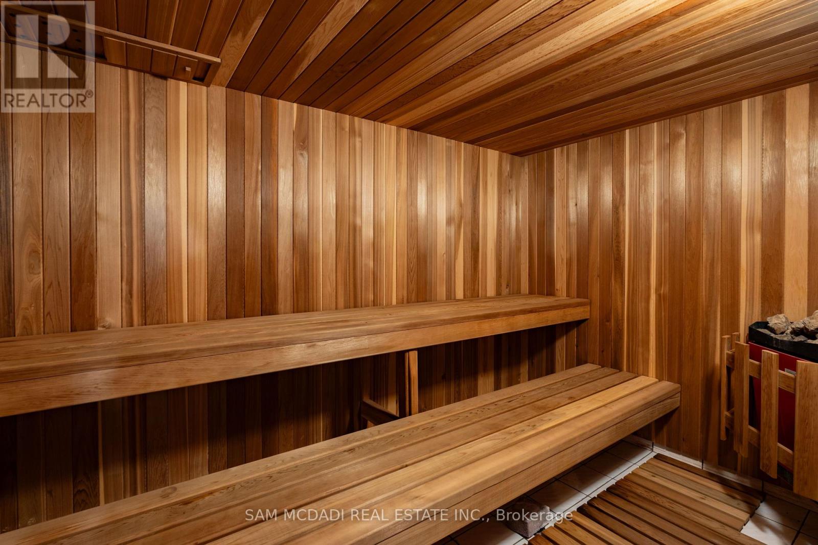 2339 Glengarry Road, Mississauga, Ontario  L5C 1Y1 - Photo 38 - W12682666